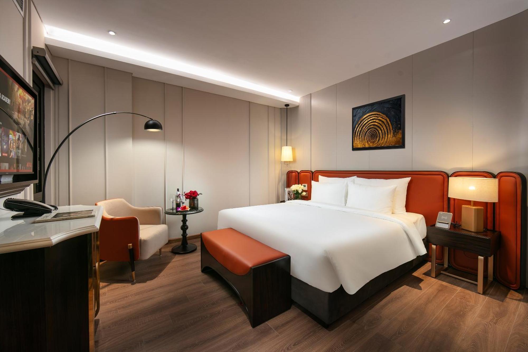 Le Premier Hotel & Rooftop Bar Hanoi Exterior foto