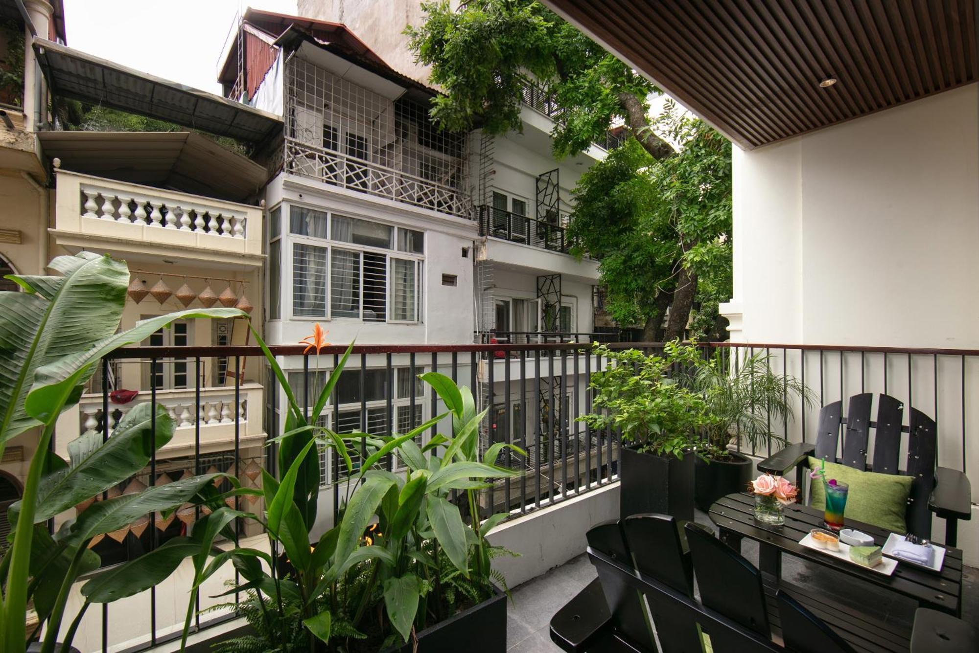 Le Premier Hotel & Rooftop Bar Hanoi Exterior foto