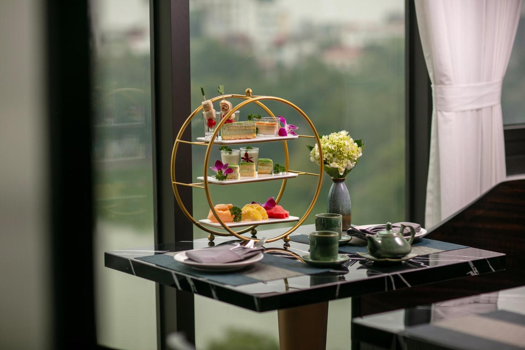 Le Premier Hotel & Rooftop Bar Hanoi Exterior foto