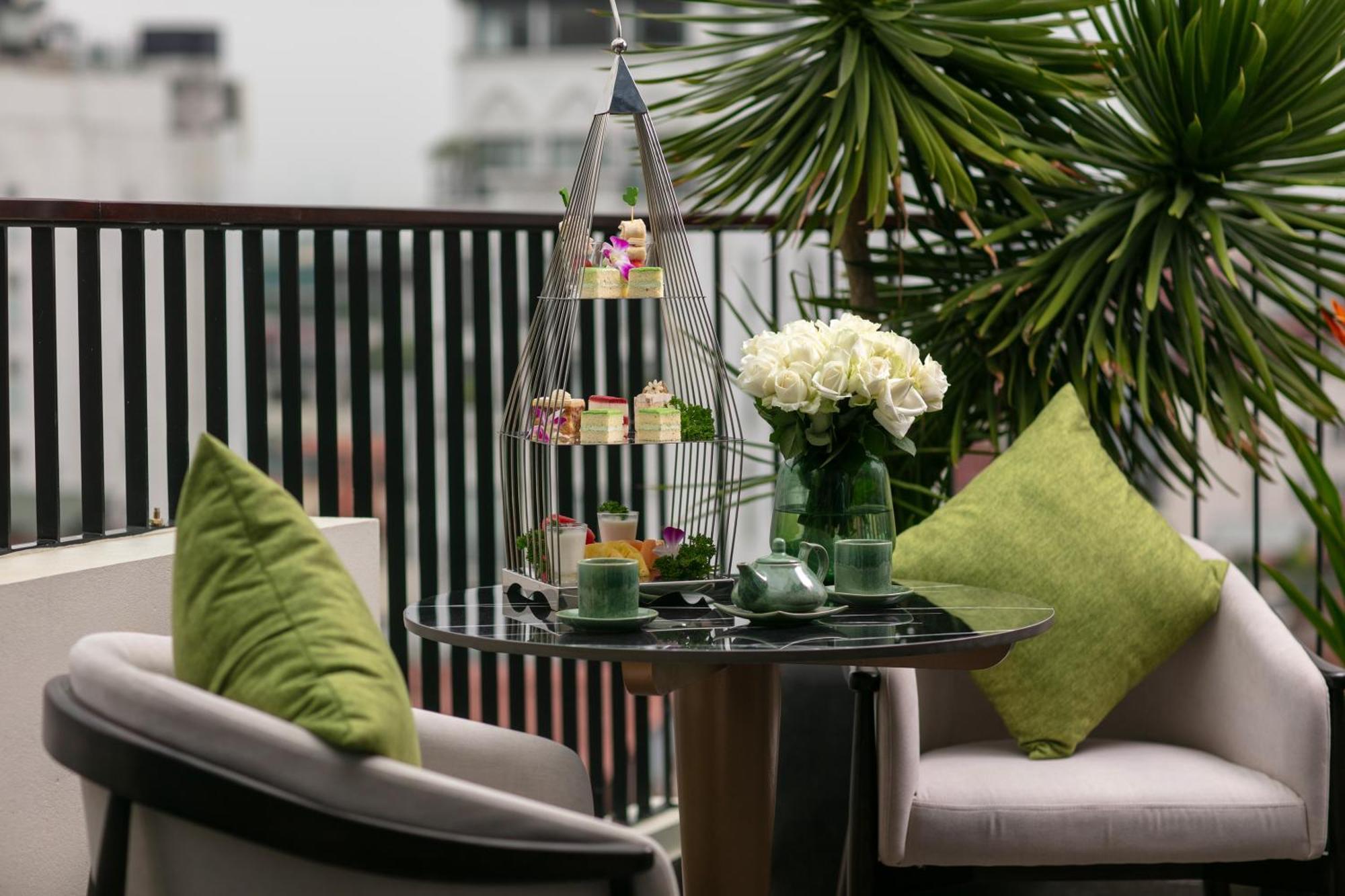 Le Premier Hotel & Rooftop Bar Hanoi Exterior foto