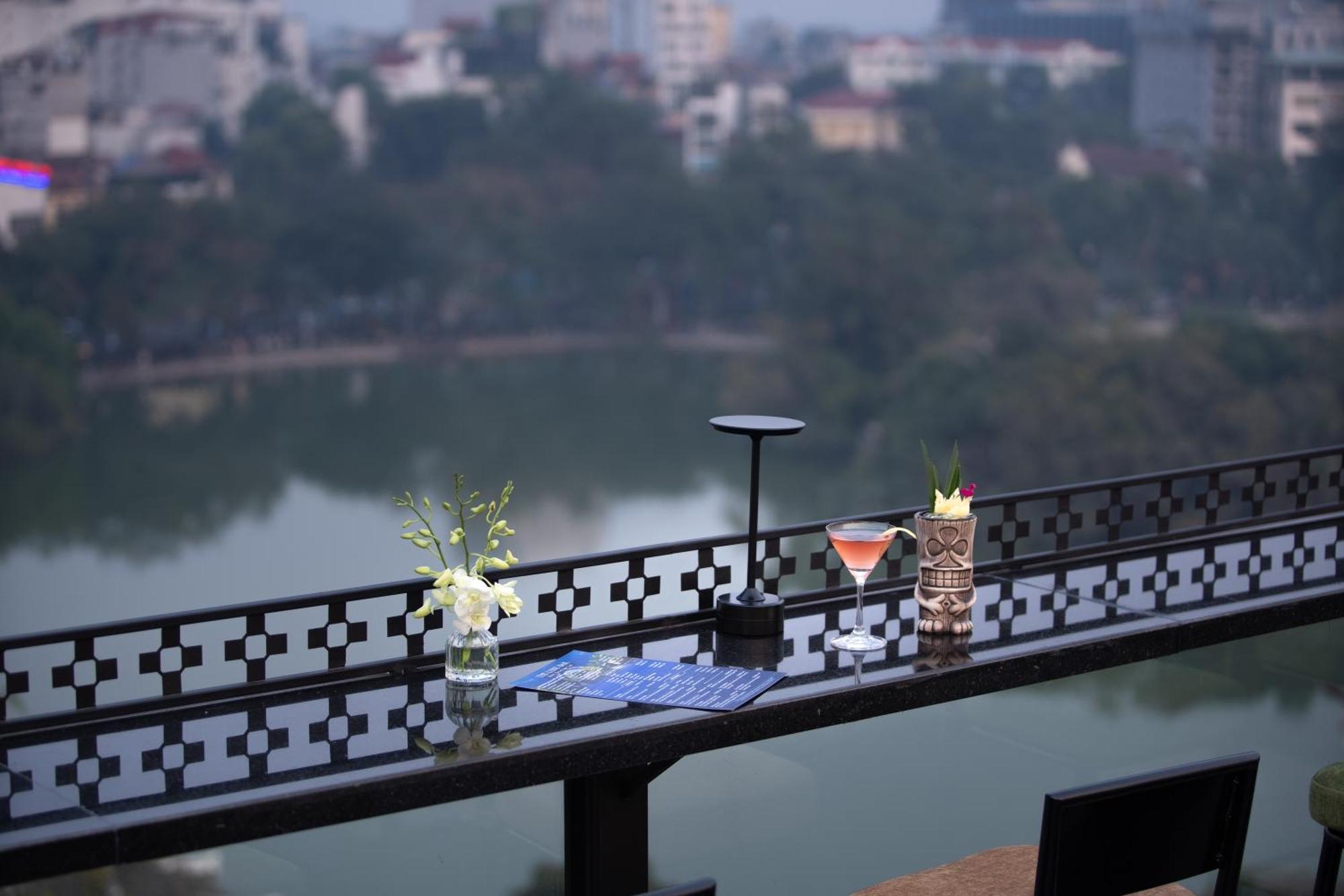 Le Premier Hotel & Rooftop Bar Hanoi Exterior foto